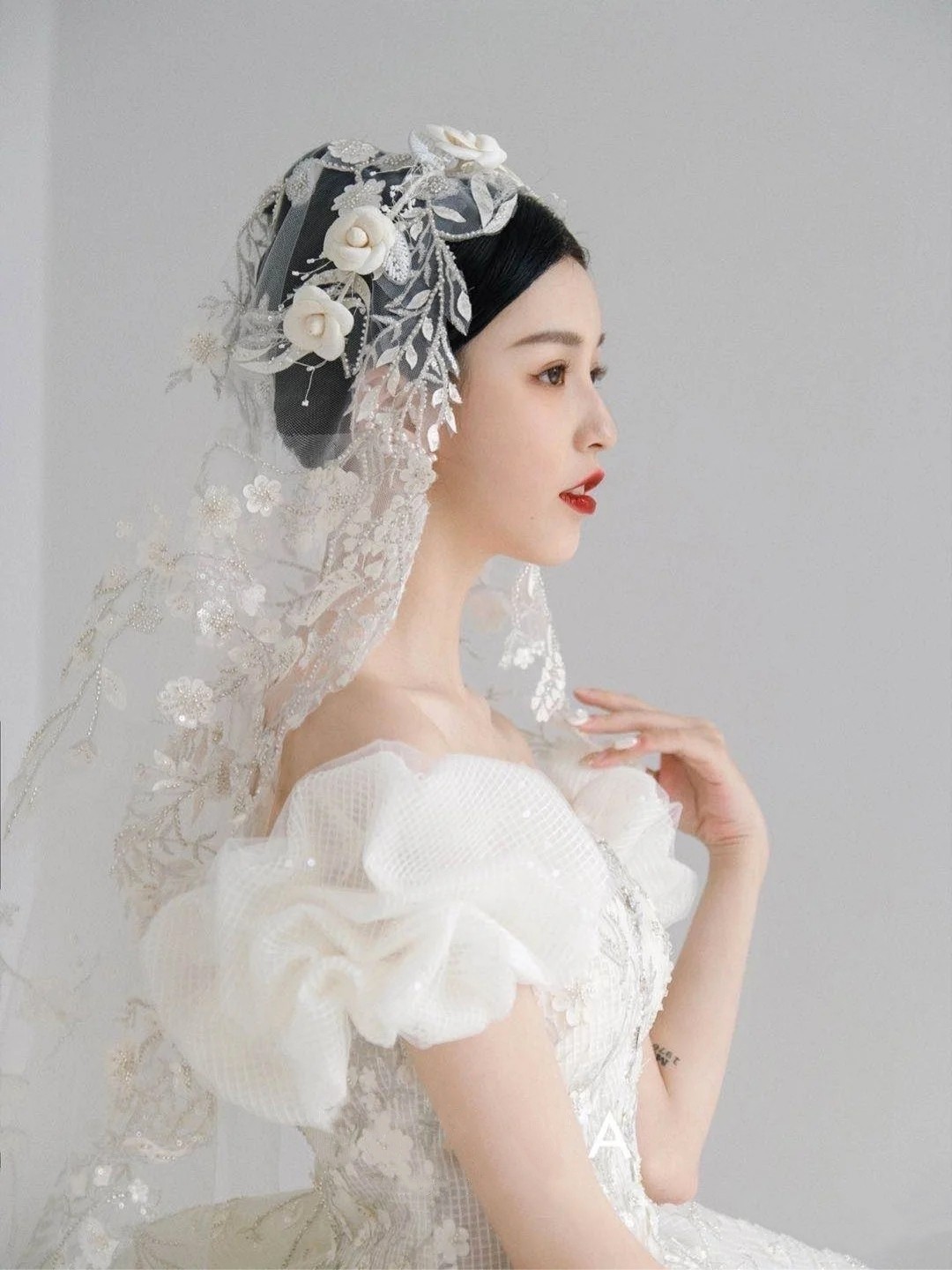 宫廷风泡泡袖 少女感十足 主纱