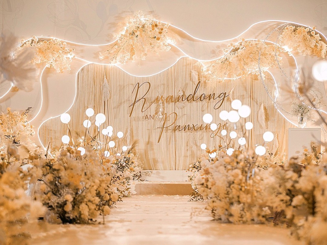 【香槟色爆款婚礼】点开查看暗场效果