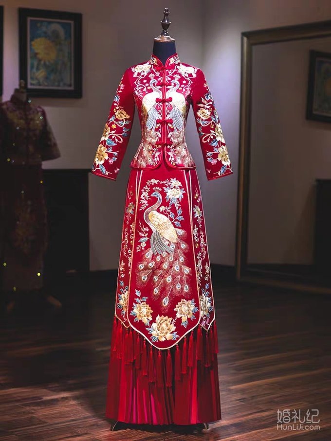 非红敬酒服就不美？雾霾蓝晚礼服显瘦吸睛像公主！