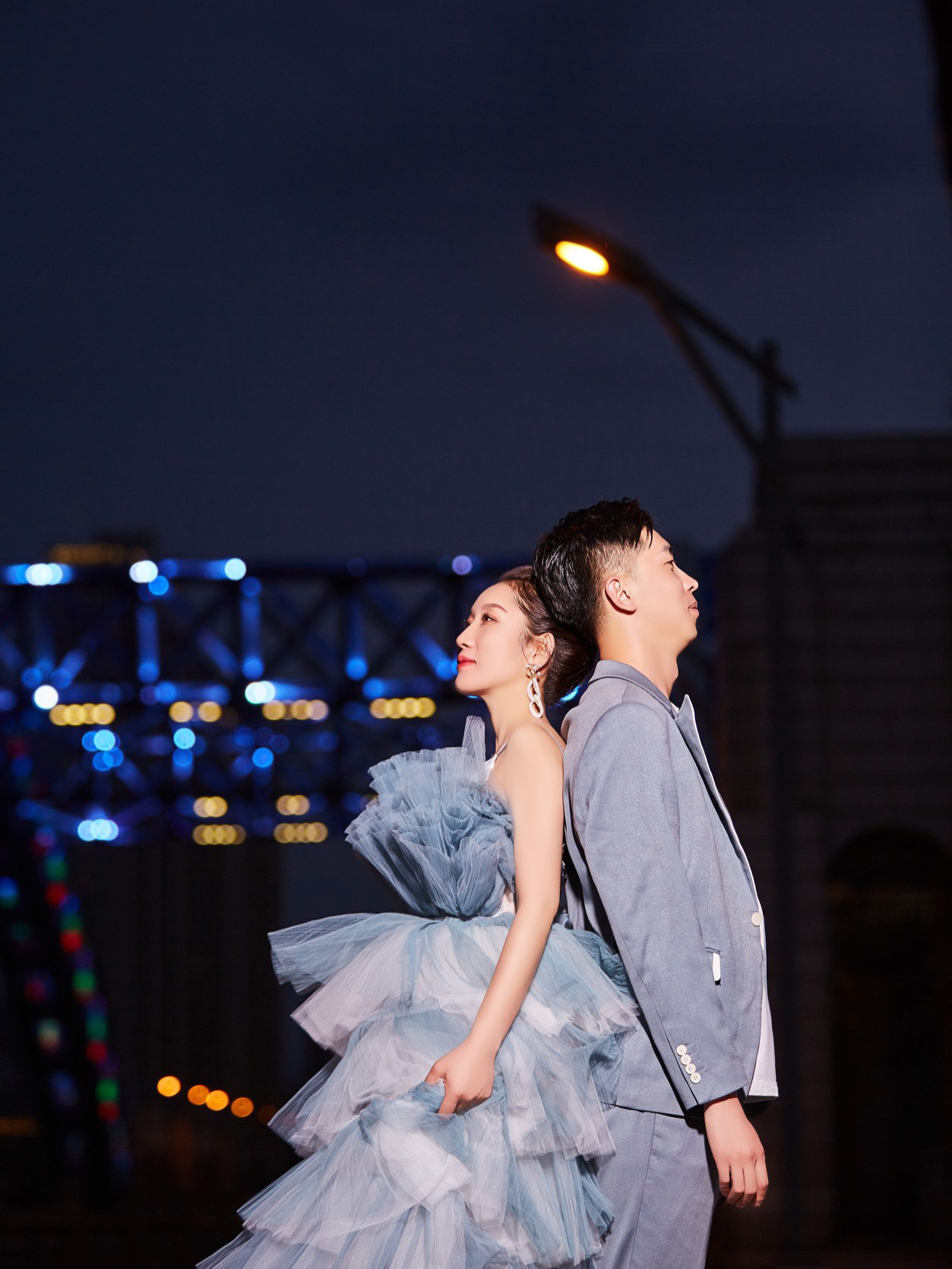 拍婚纱照时服装怎么选
