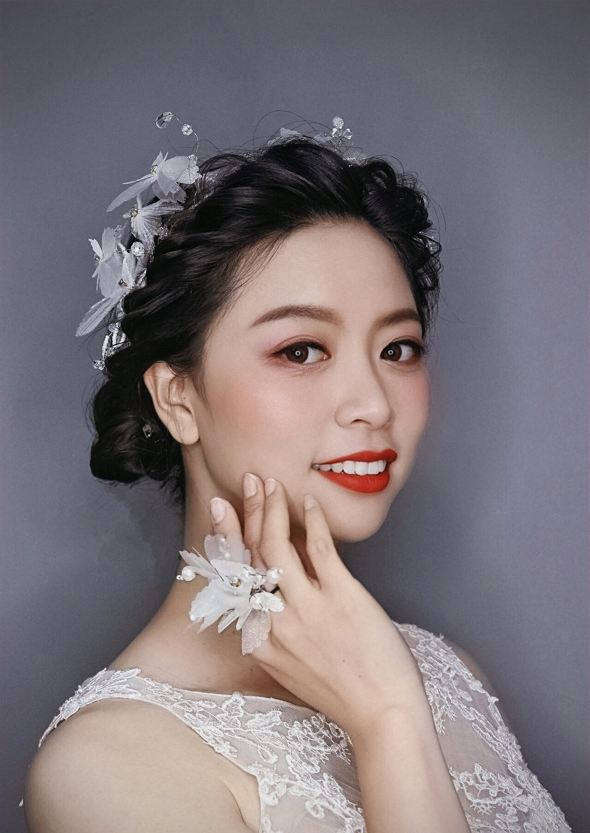 新娘三个妆面造型