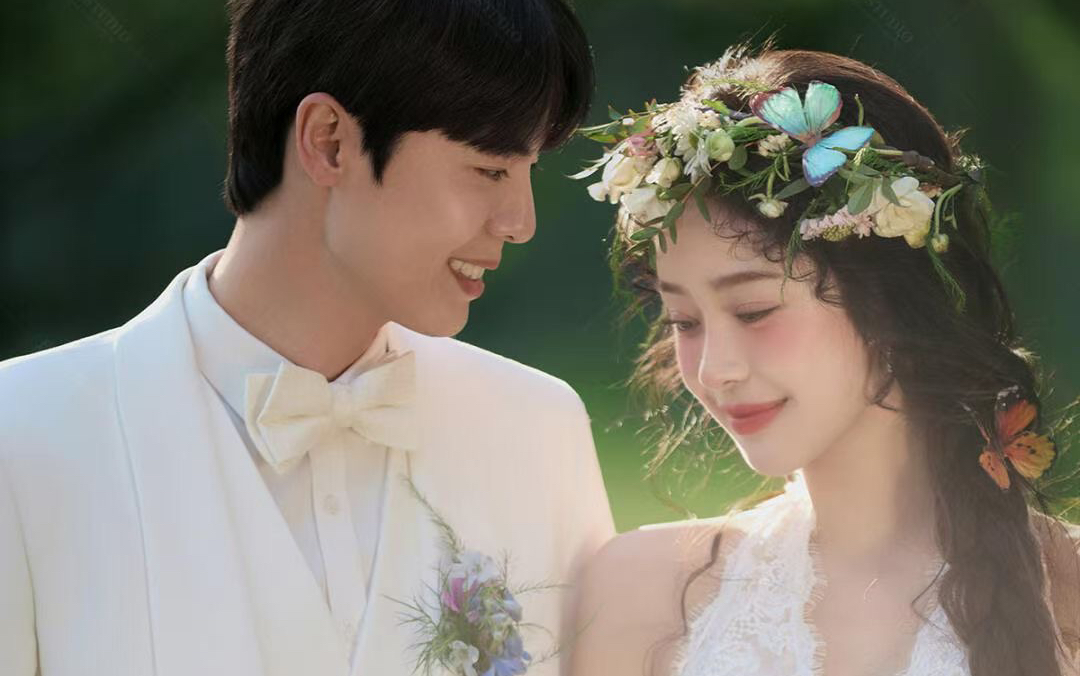 心動(dòng)預(yù)警，我的森系草坪婚紗照??