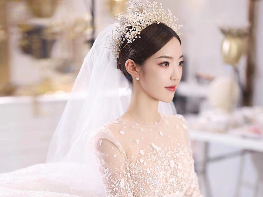 《限量抢购套餐》资深档+全天跟妆三妆三造+妈妈妆