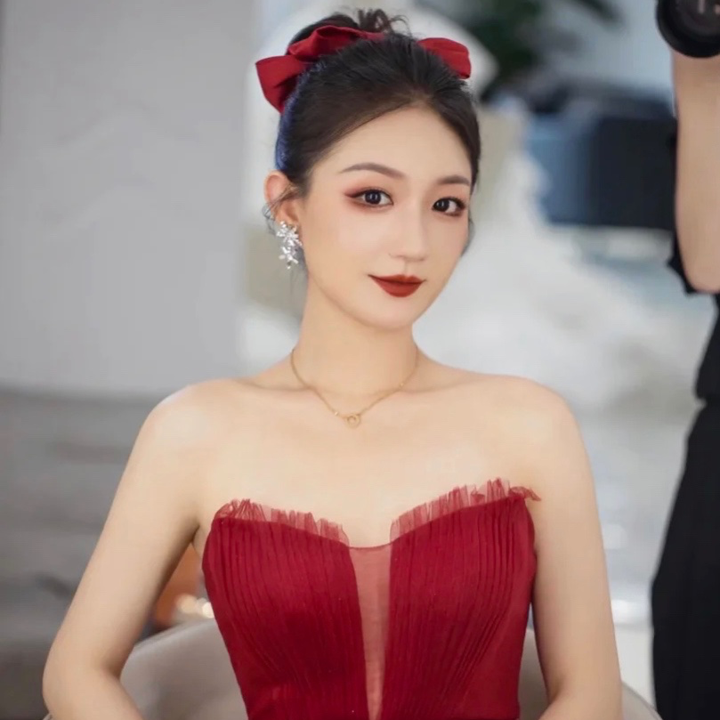 新郎妆婆婆妆首席档化妆师