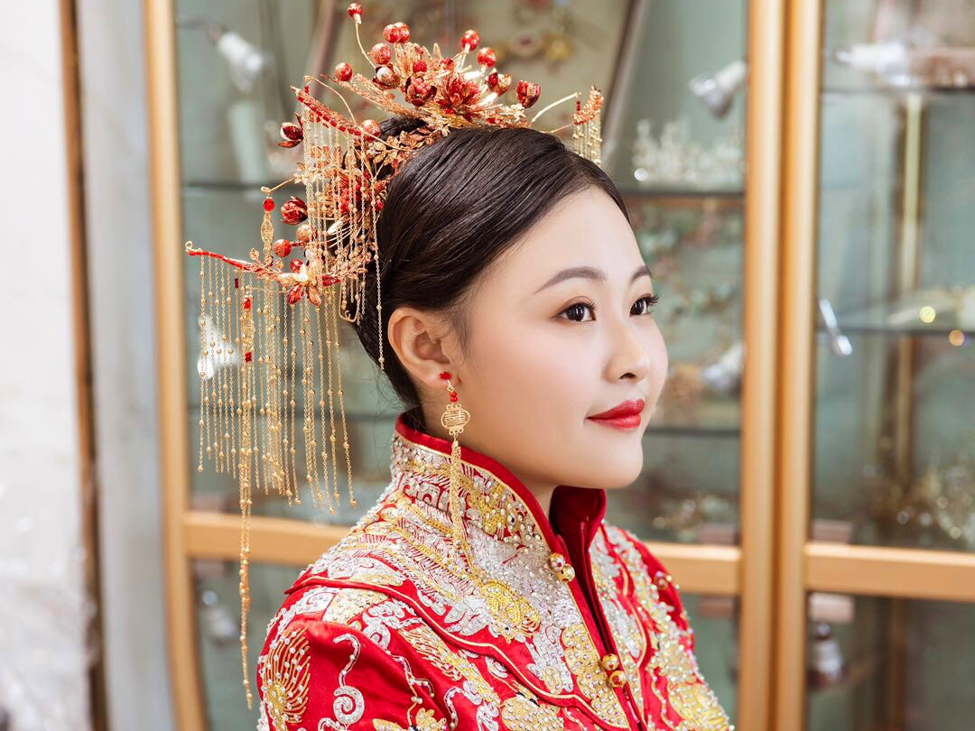 首席化妆师     全天跟妆