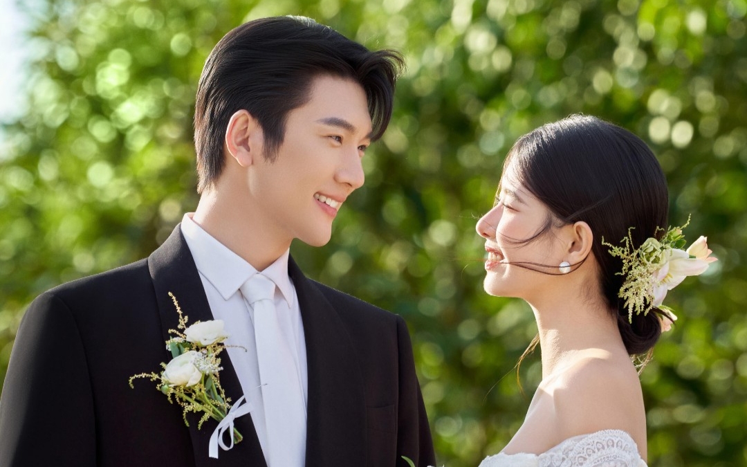公主请拍💗甜度爆棚的小清新草坪婚纱照
