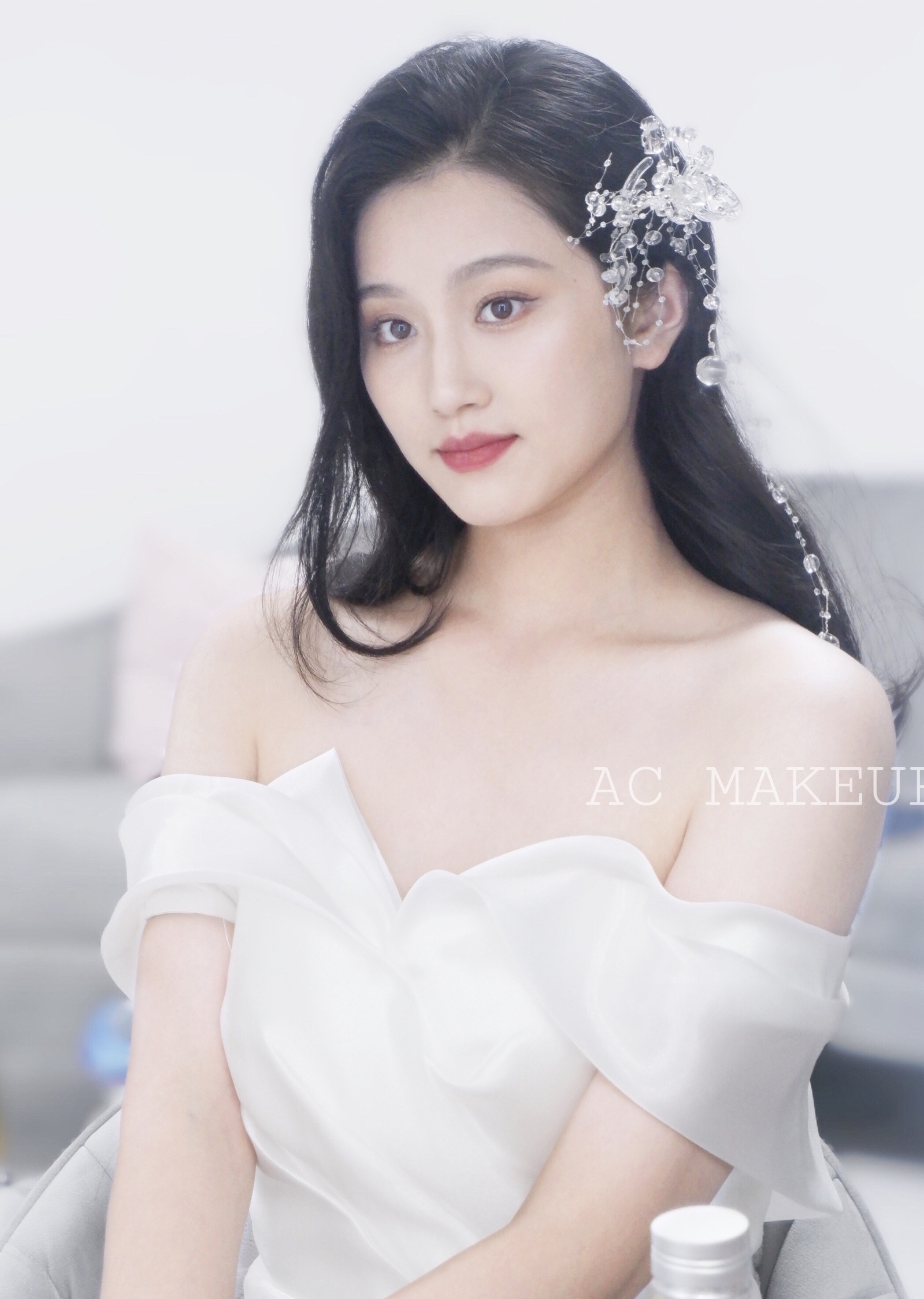 简单大气迎宾造型