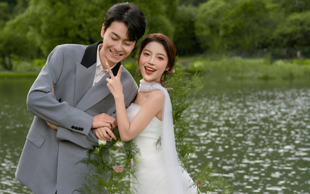 這婚紗照，真不是韓劇大結(jié)局結(jié)算畫面嘛??