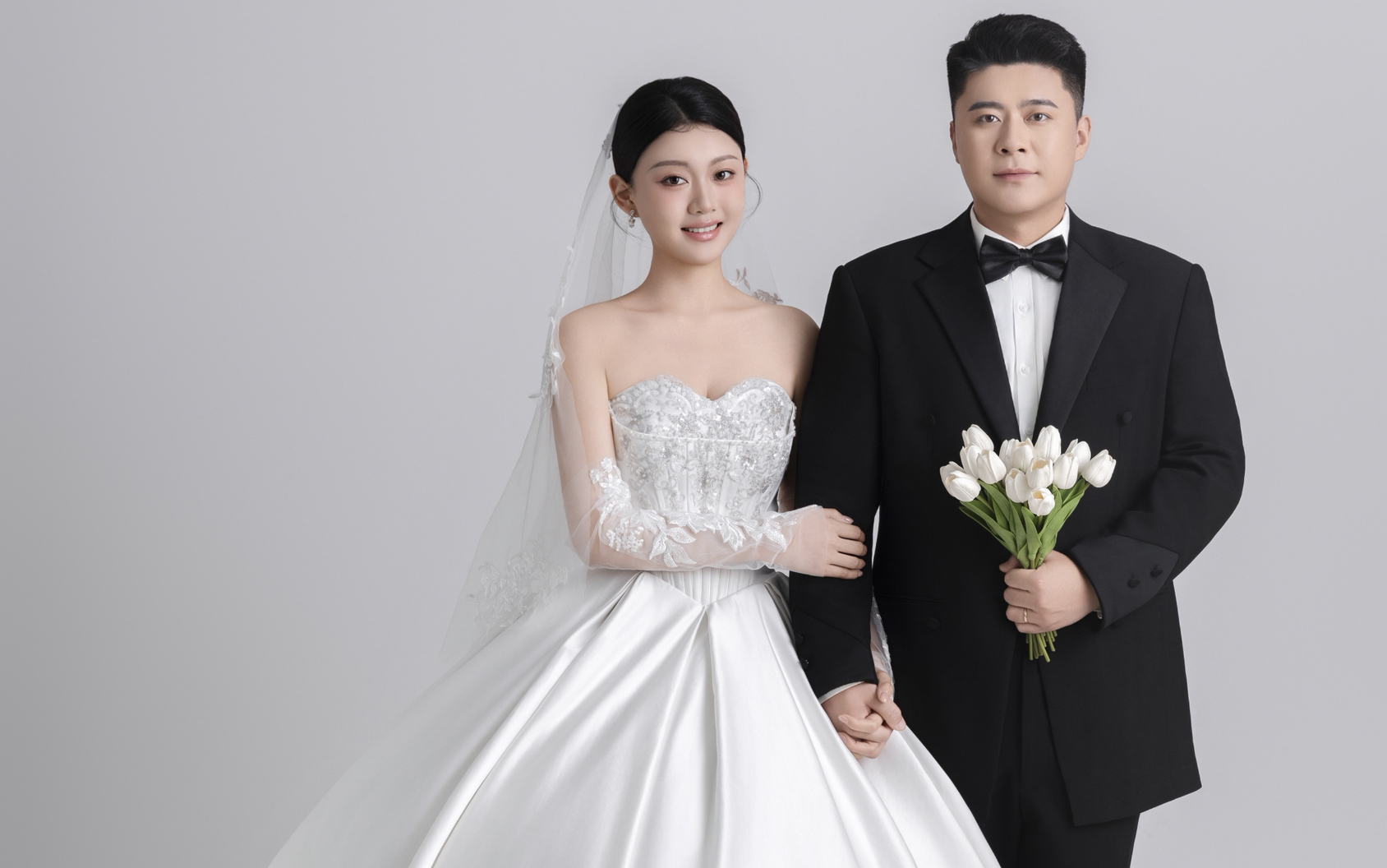 谁懂 !? 极简婚纱照拍出'显眼包'式高级感