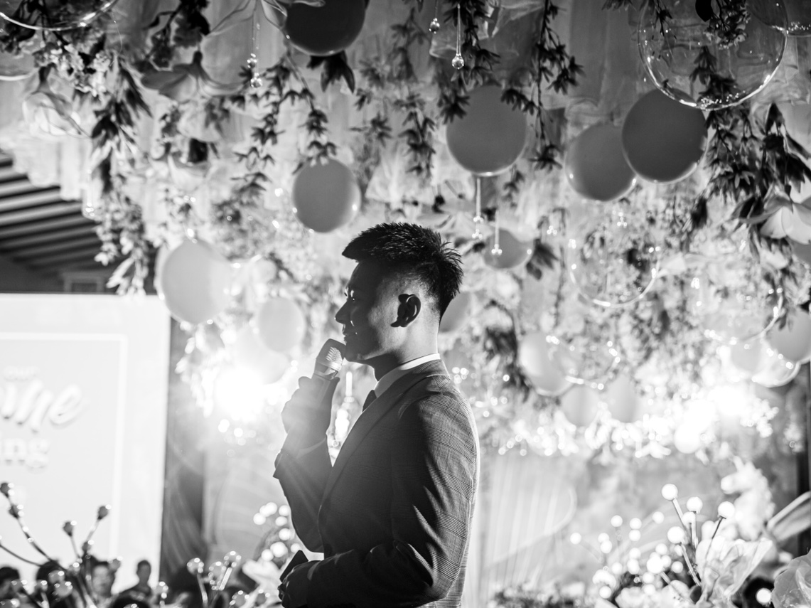 大气兼幽默的主持格，让你的现场与众不同