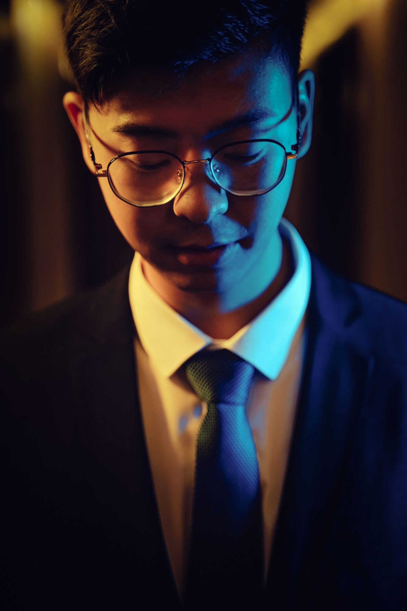 婚礼跟拍中的新郎光影客片