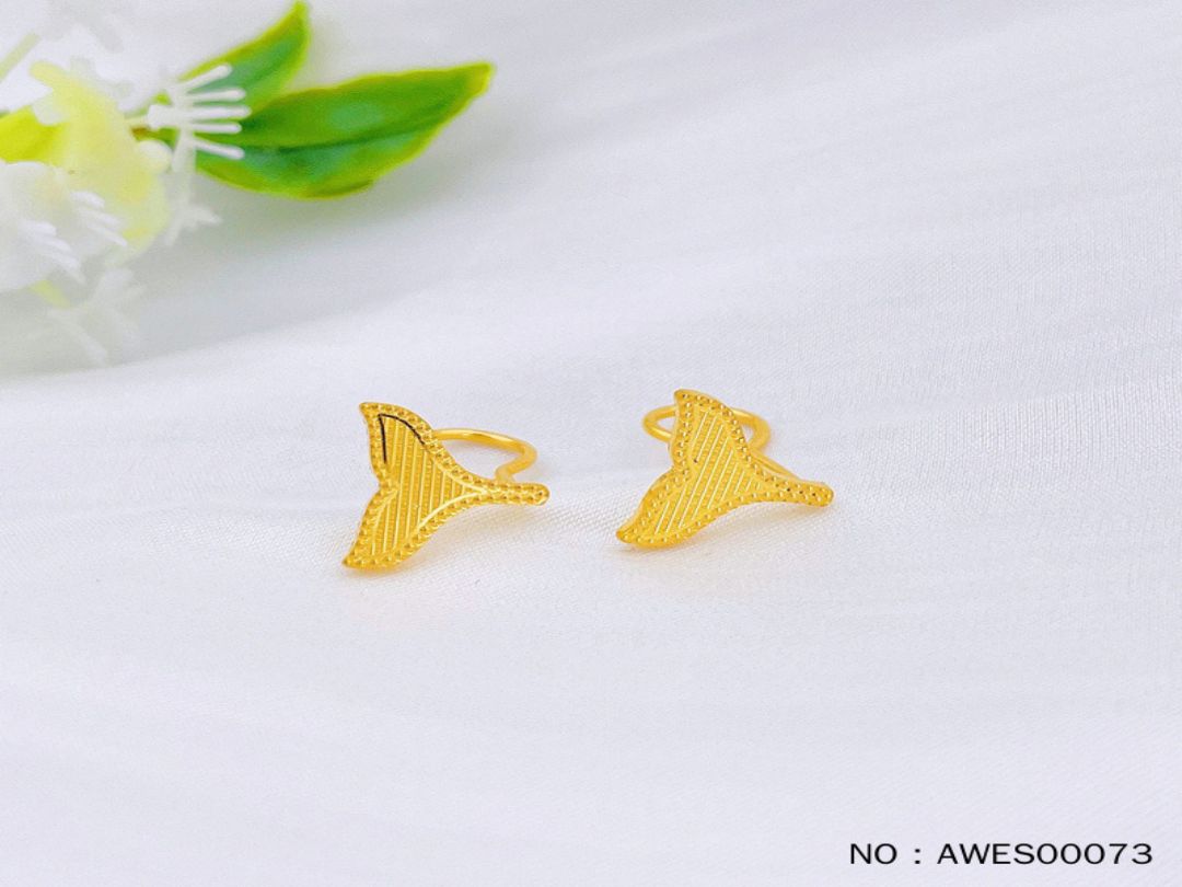 足金999珠邊魚尾耳釘