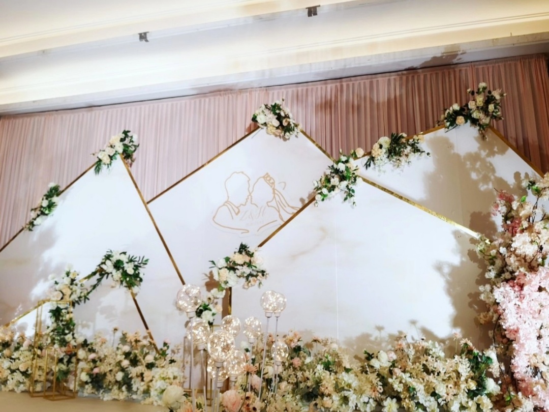 几何立体香槟色花艺主题布置