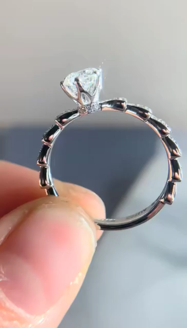 婚纱设计款钻戒超级美浪漫