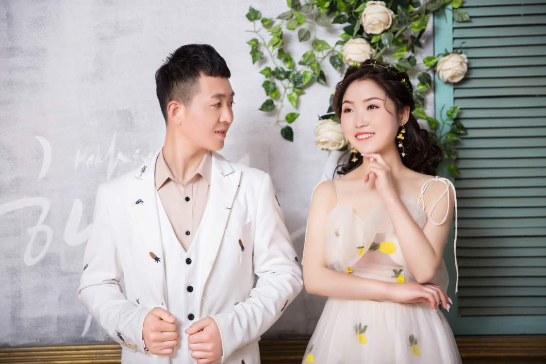           我们结婚呢。四月二十号恭候见证我们美好的时刻