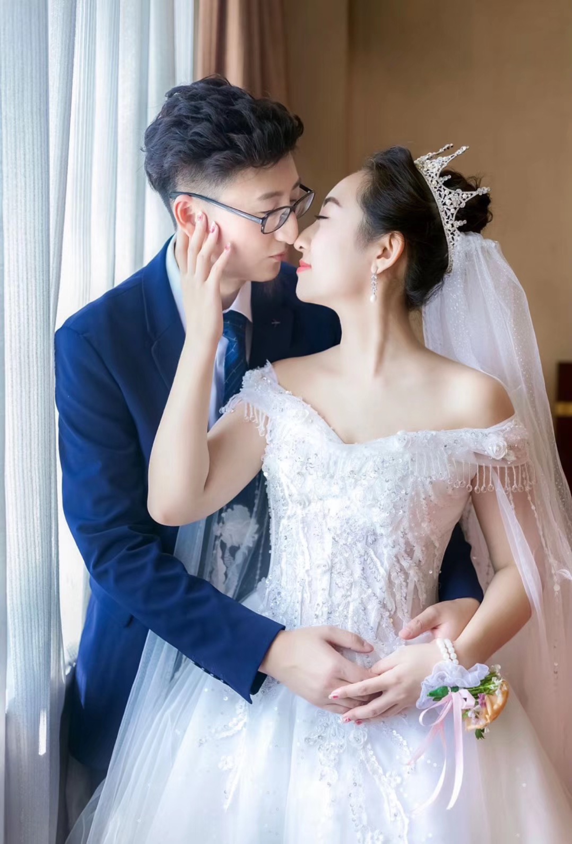 结婚当天的婚纱到底是买？还是租？