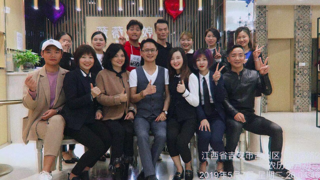 薇薇新娘婚纱摄影