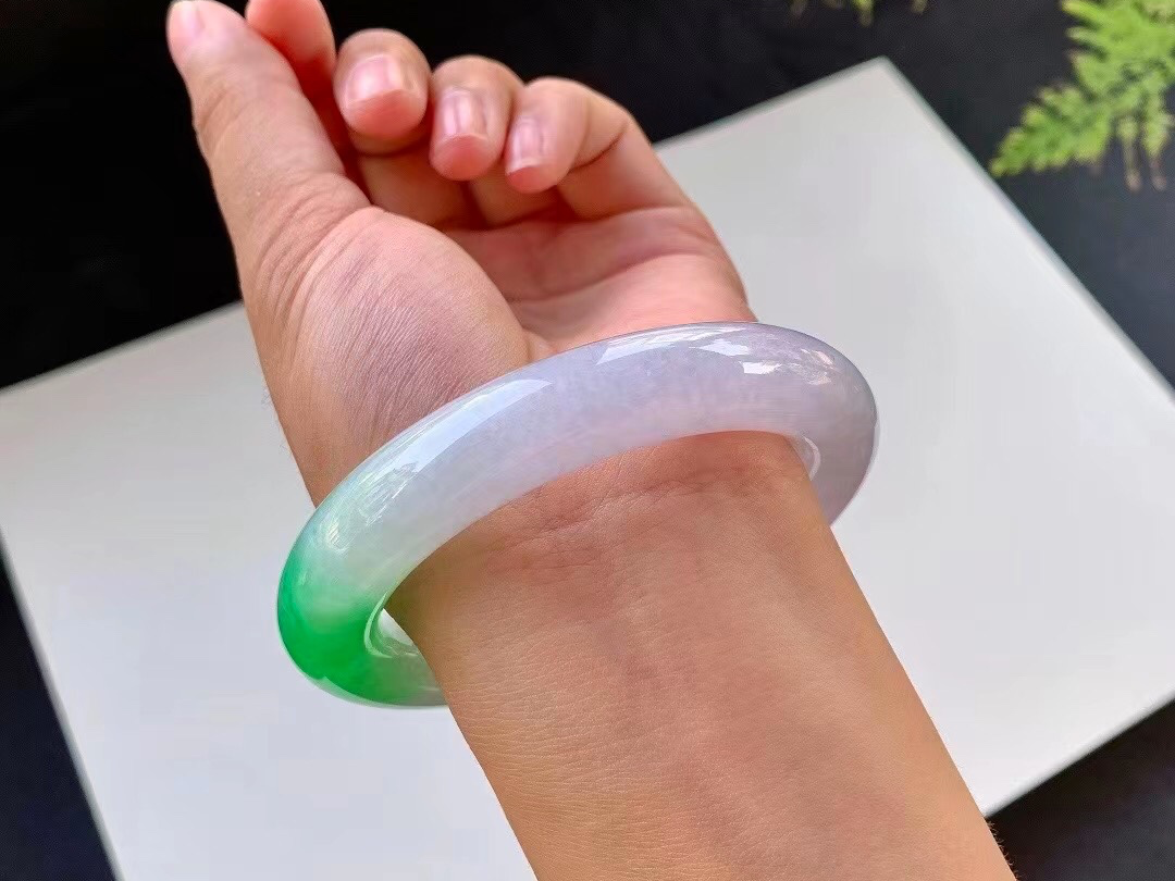 天然A貨翡翠手鐲 吊墜中高貨系列—蒂晟珠寶