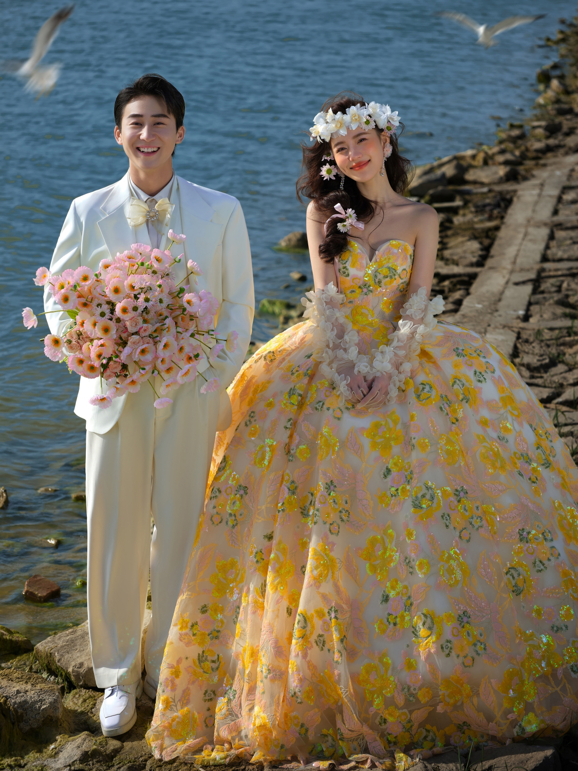 【店長(zhǎng)推薦】草坪婚紗照+服裝任選+一對(duì)一定制拍攝