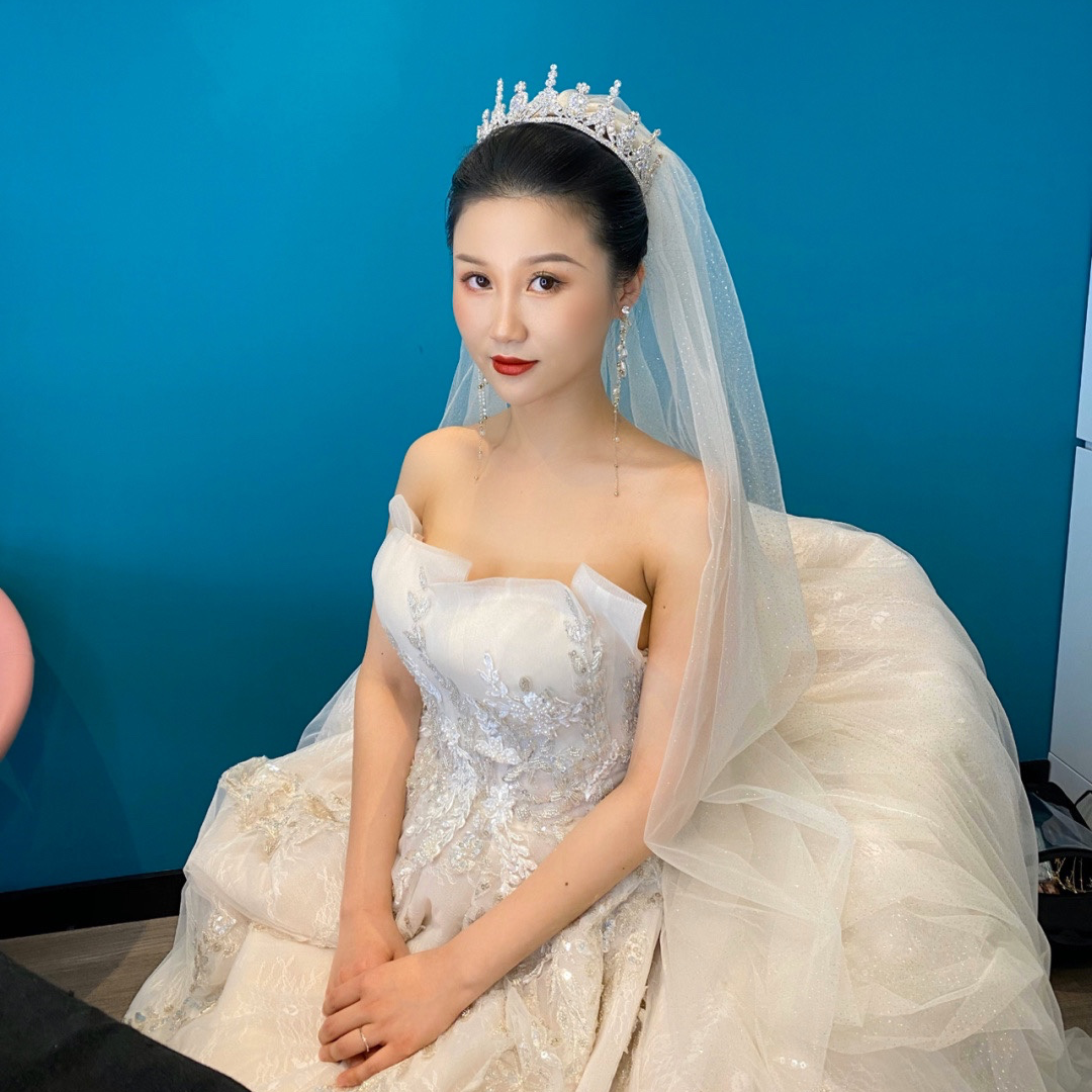 滕州新娘婚紗禮服+新娘造型設(shè)計(jì)
