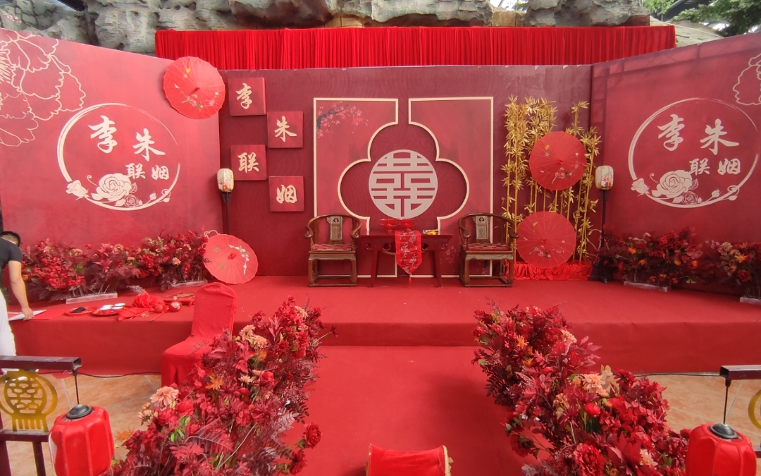 輕奢古典風(fēng)，經(jīng)典的中國紅。