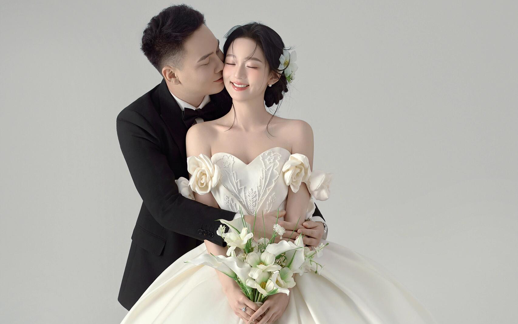 【客片赏析】果然极简婚纱照才是耐看的👍