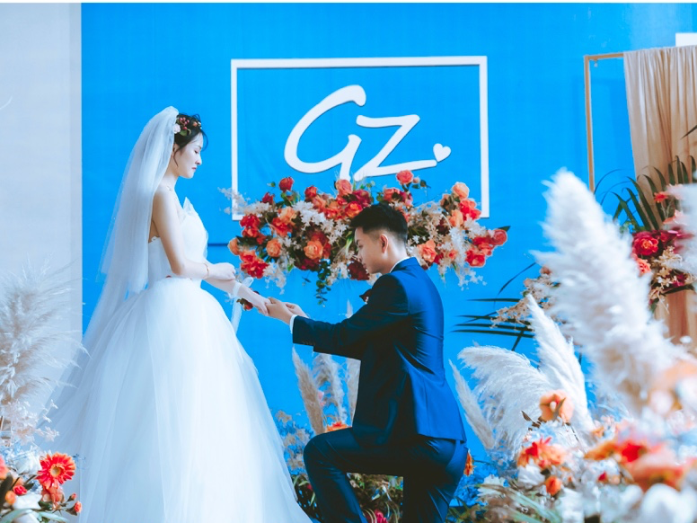 含四大金剛?cè)藛T，老家的庭院婚禮，既干凈也有溫度