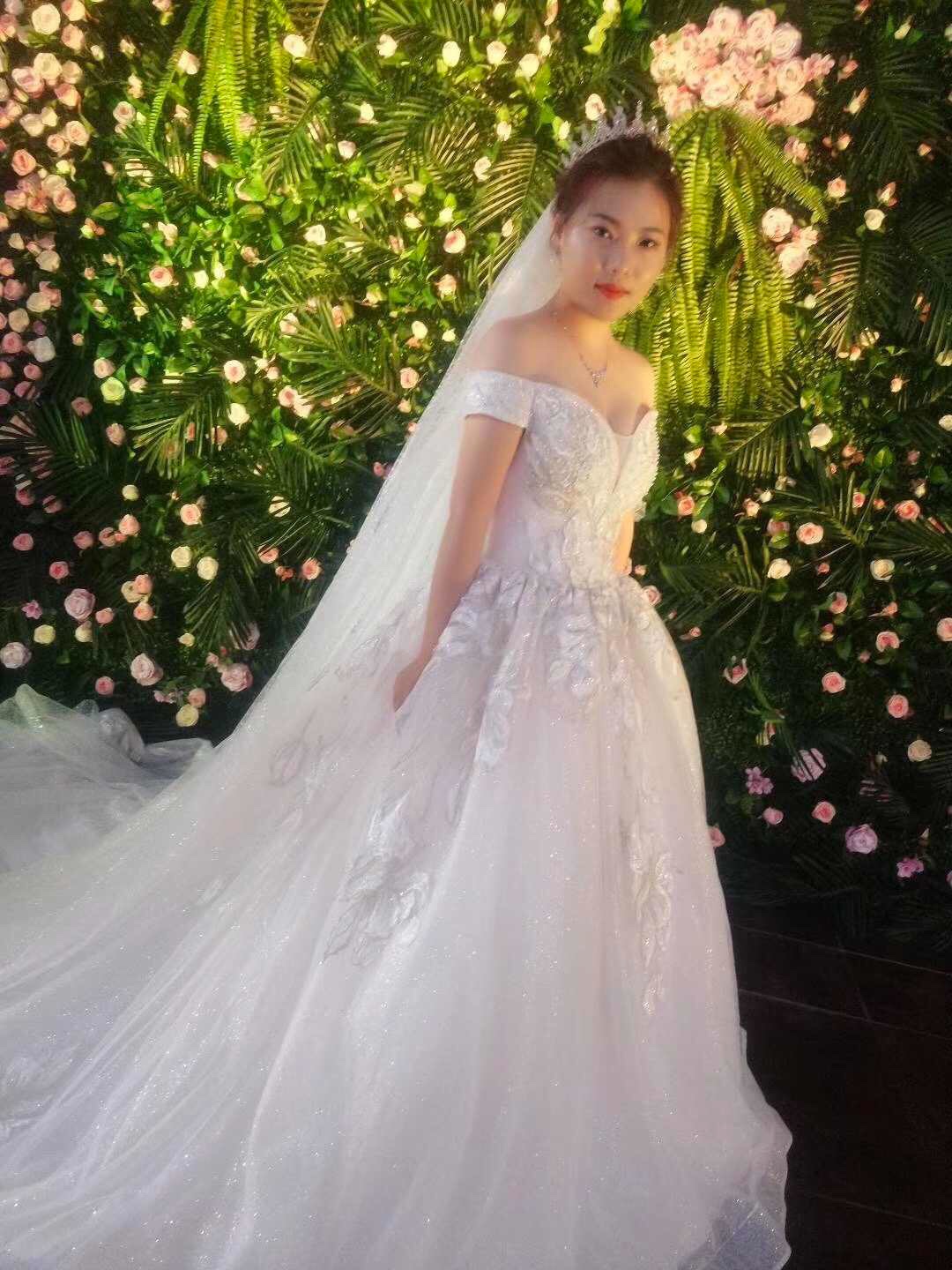 婚纱、秀禾、礼服租赁