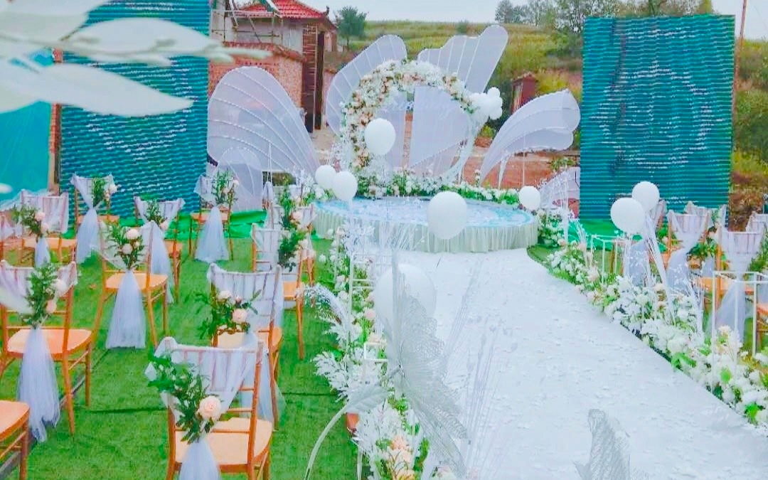 戶外草坪婚禮‖家門口的風(fēng)景
