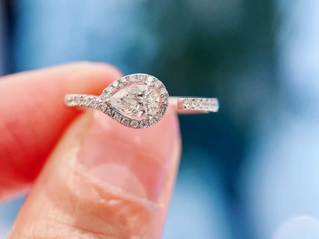 千禧钻石订制30分创意水滴形婚戒