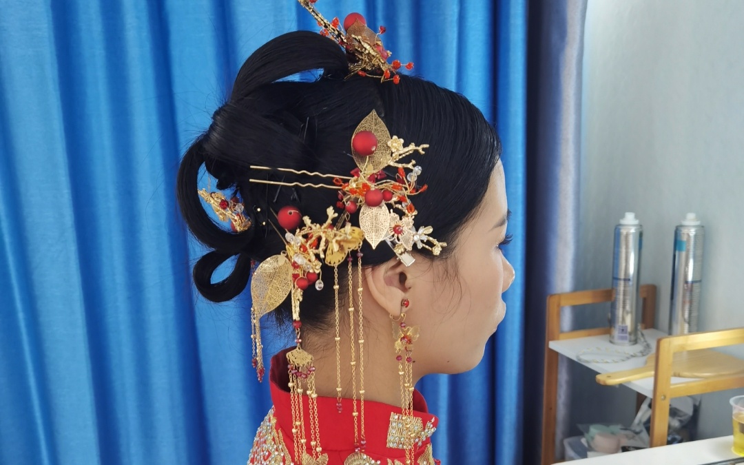 中式礼服  端庄秀丽  新娘造型