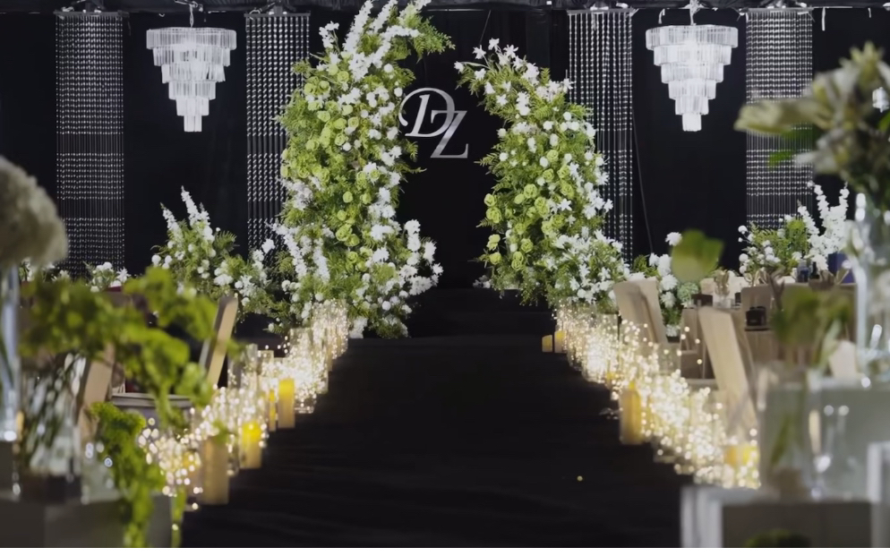 白绿色极简风水晶婚礼