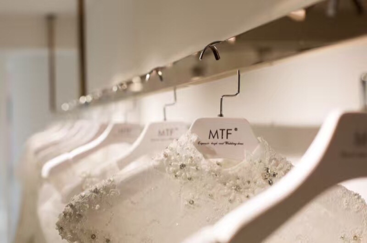 MTF婚纱礼服馆乌市店