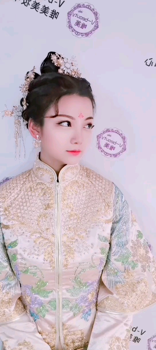 婚纱妆秀禾服妆新娘跟妆680（2个妆面+造型）