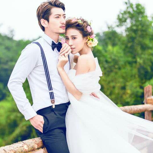 唯美新娘婚纱