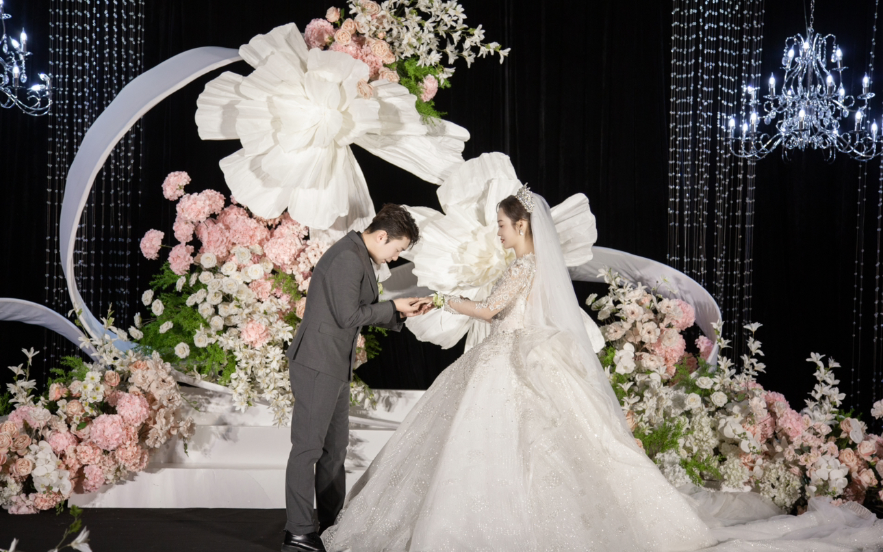 2024白粉色韓系婚禮