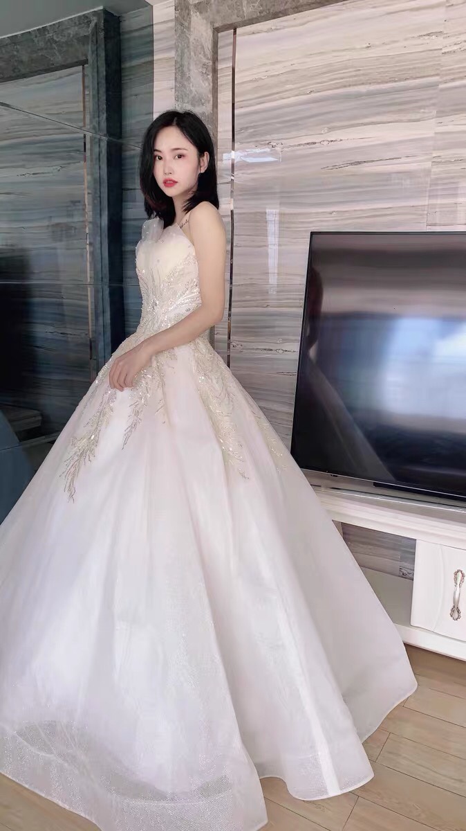 处理婚纱 有意者vx18781338373联系