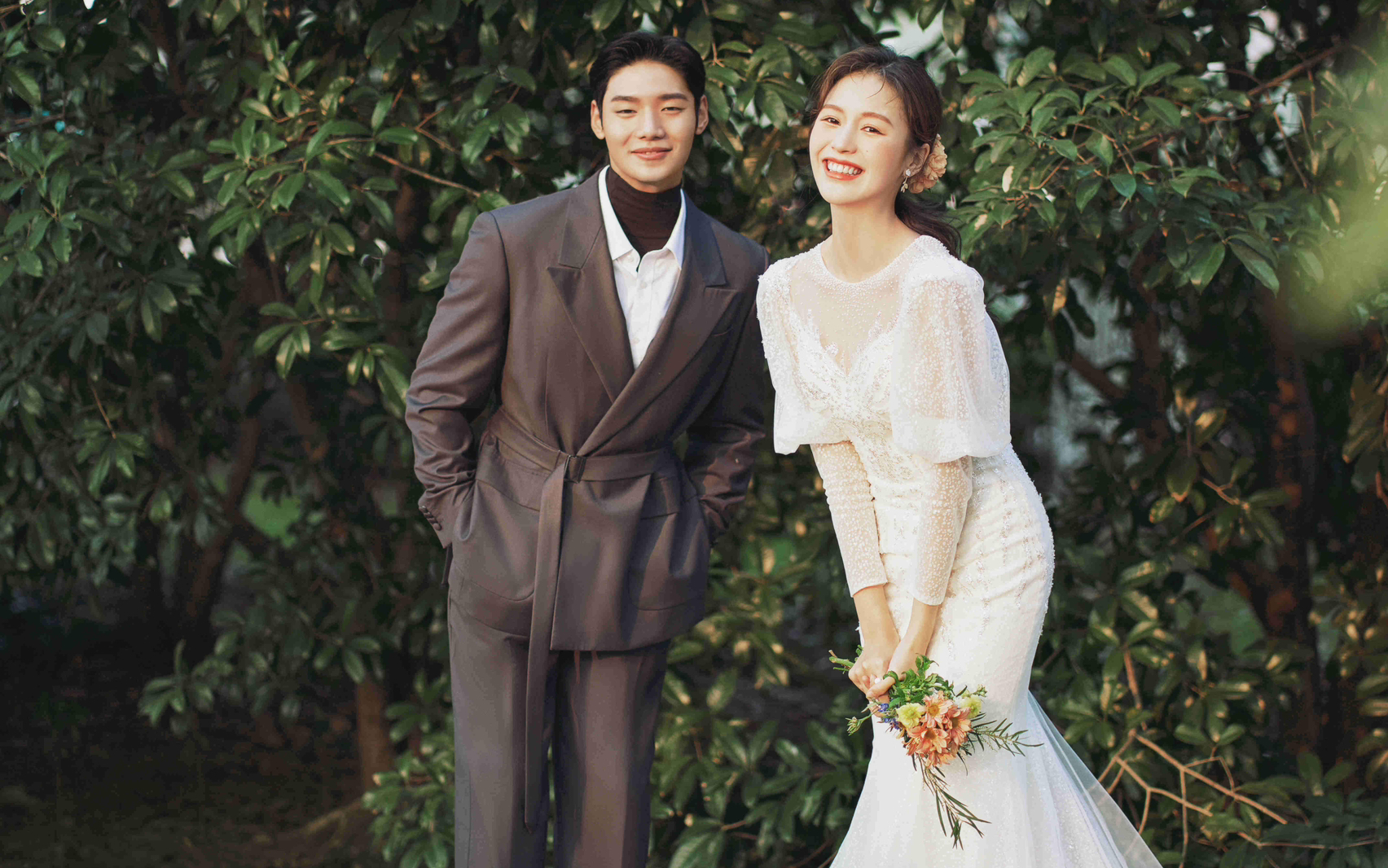 自由的风 草坪森系婚纱照一眼爱上！