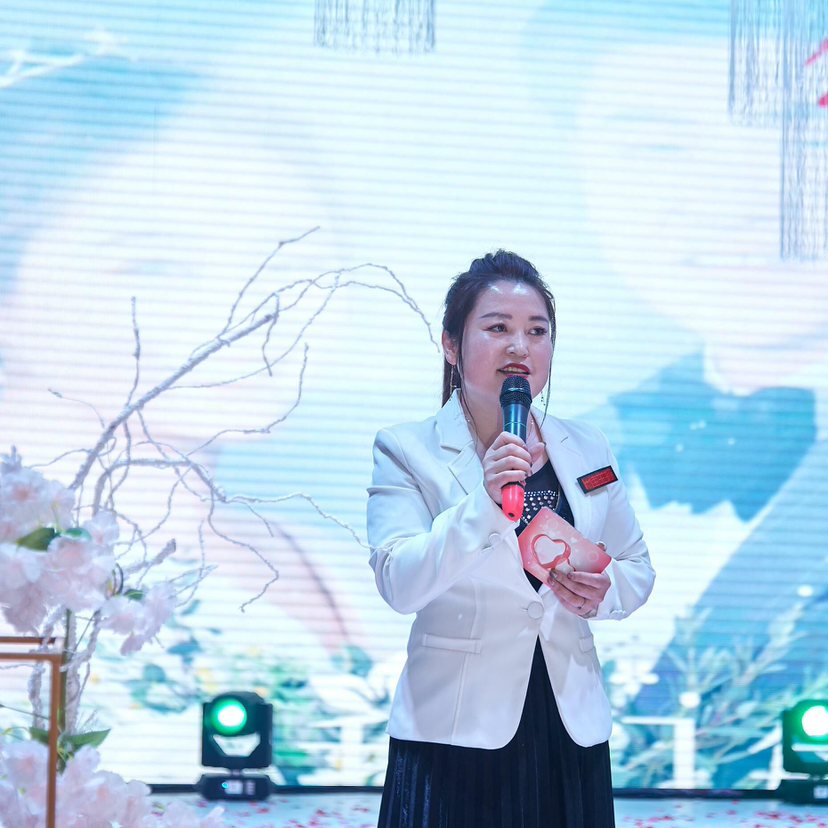 白雪婚礼婚纱花艺馆