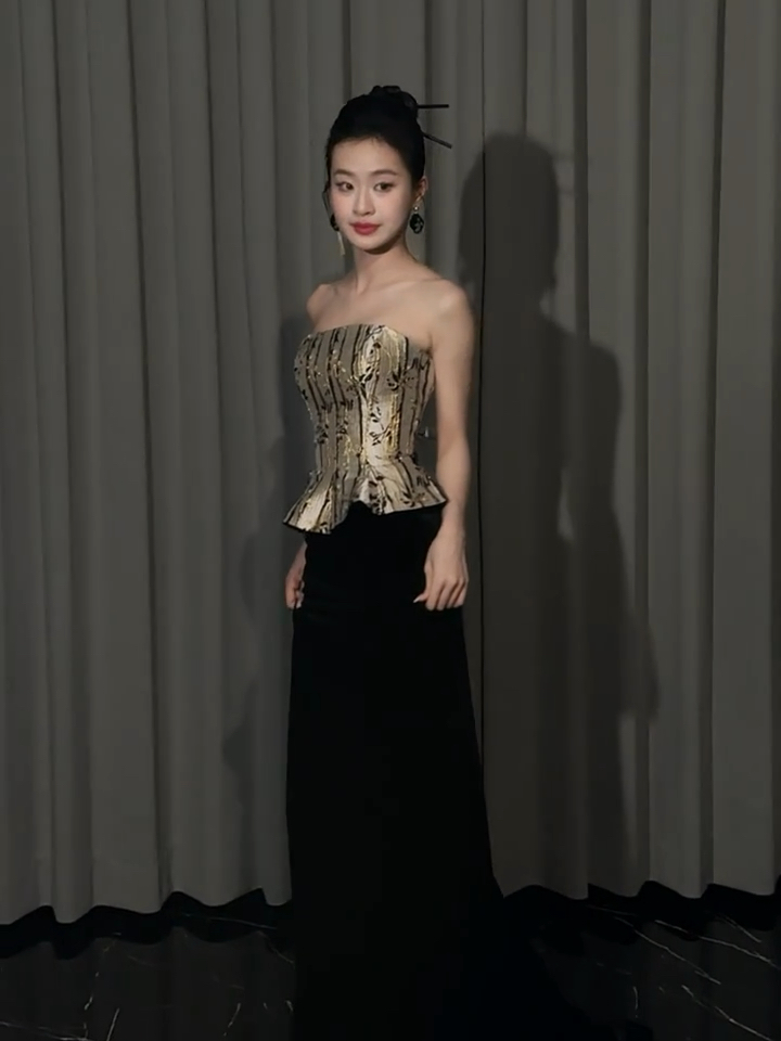 订婚礼服