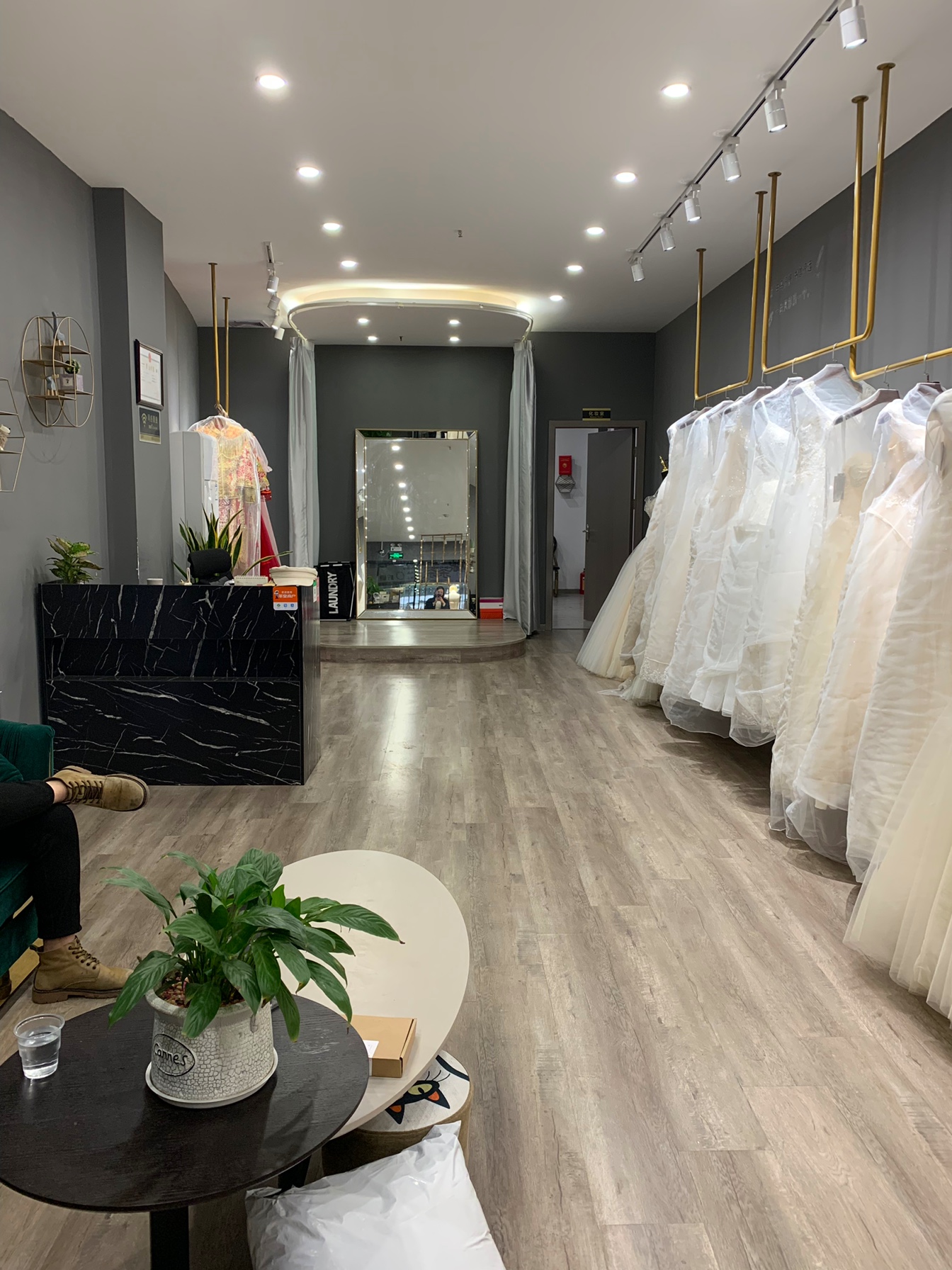 YID婚纱会馆