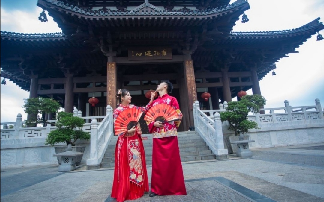 桂林中式秀禾服旅拍婚纱照