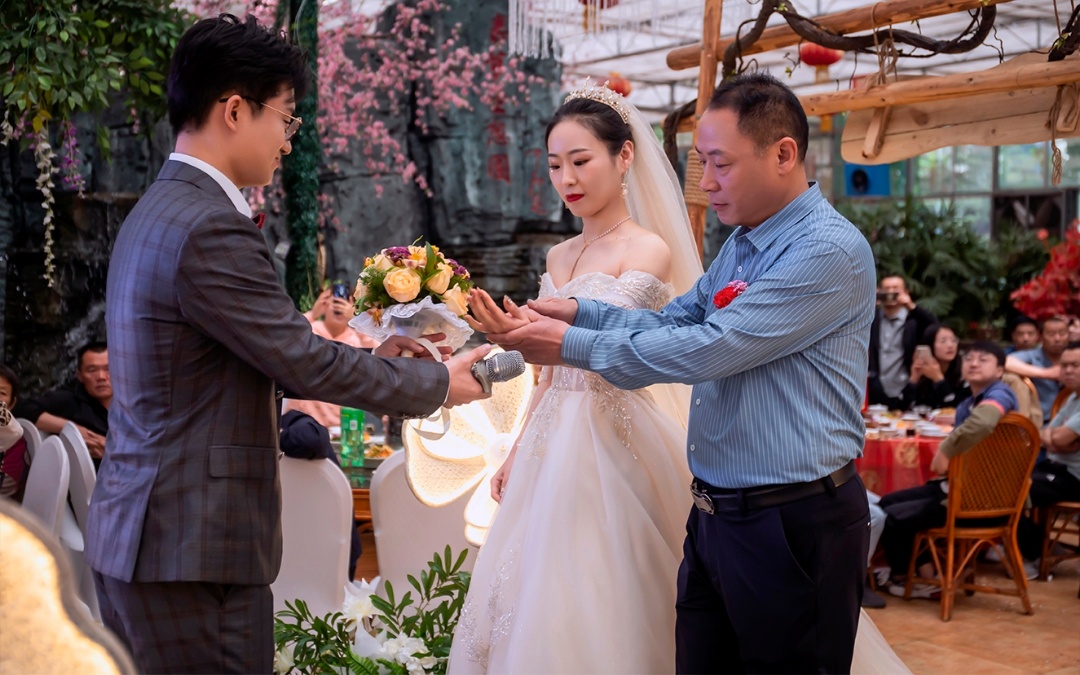 墨綠色||夏季必備森系婚禮