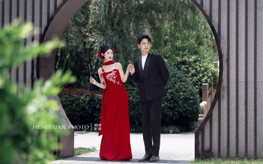 中式园林东方美学新中式婚纱照
