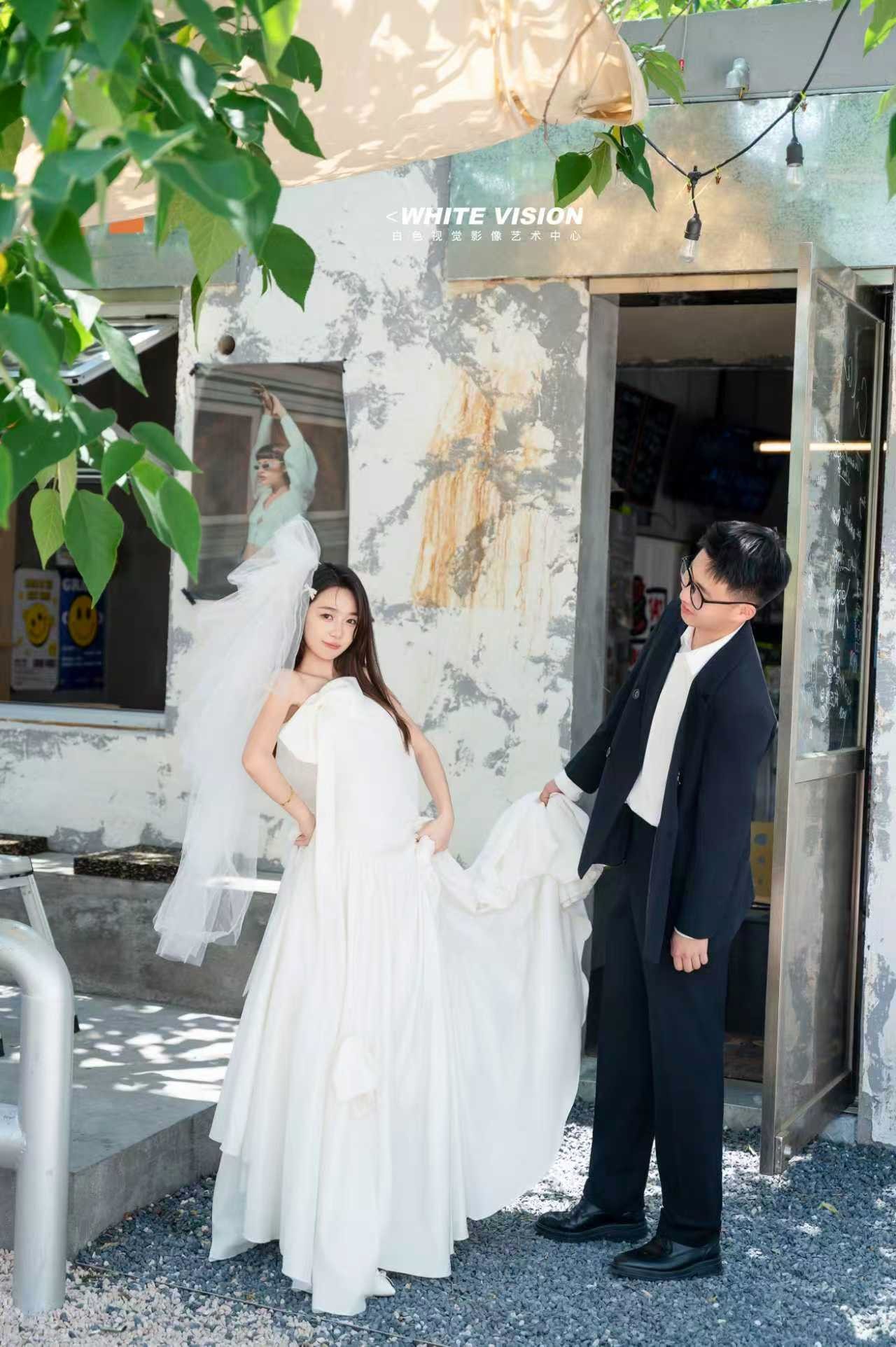 白色视觉婚纱照三组 