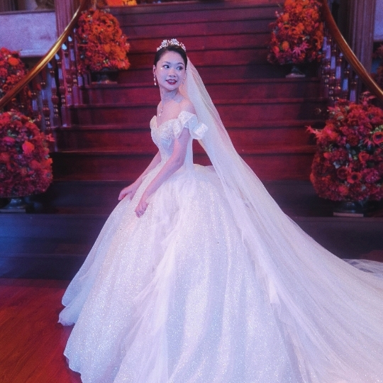 从试妆到婚礼现场，各种风格都很美