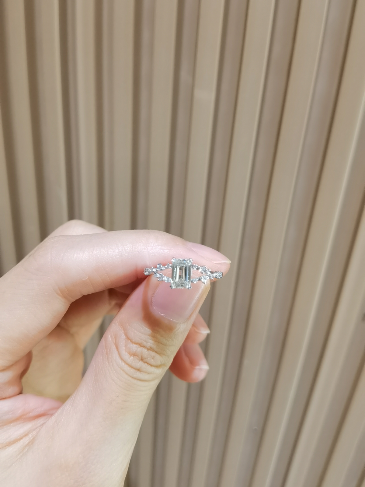 选了三个月的结婚钻戒❗️最后还是定的这家❤️