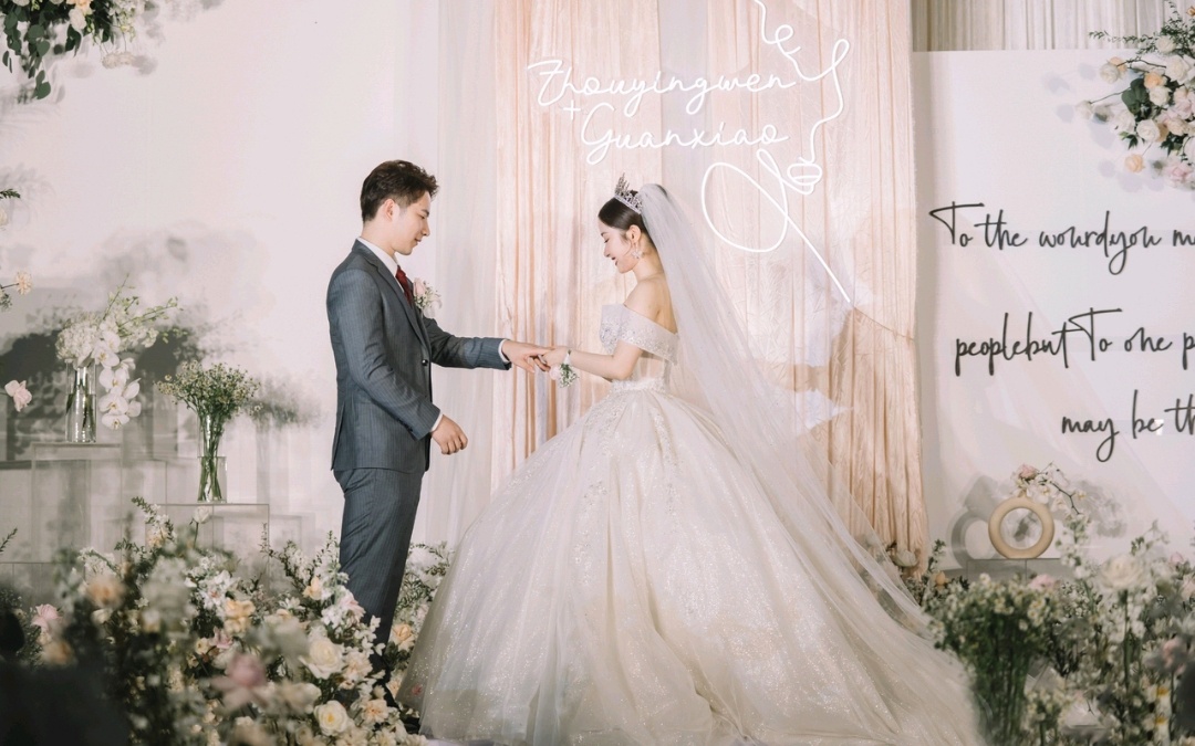 【你的婚礼】淡白绿唯美梦幻婚礼+全程管家式服务