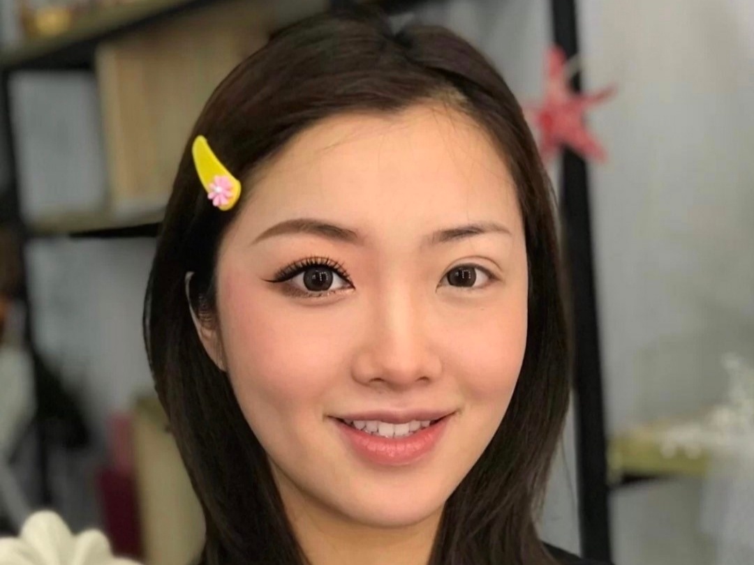 【俏美人美妆】化妆总监上门新娘早妆