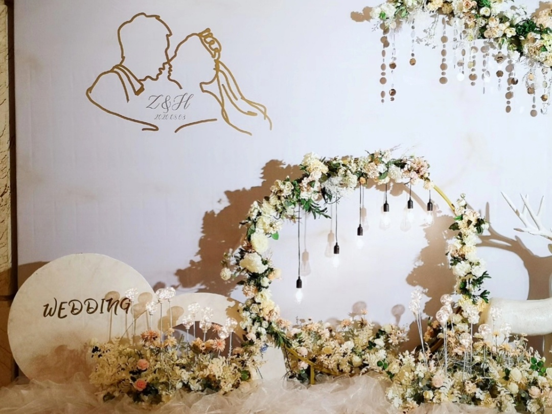 几何立体香槟色花艺主题布置